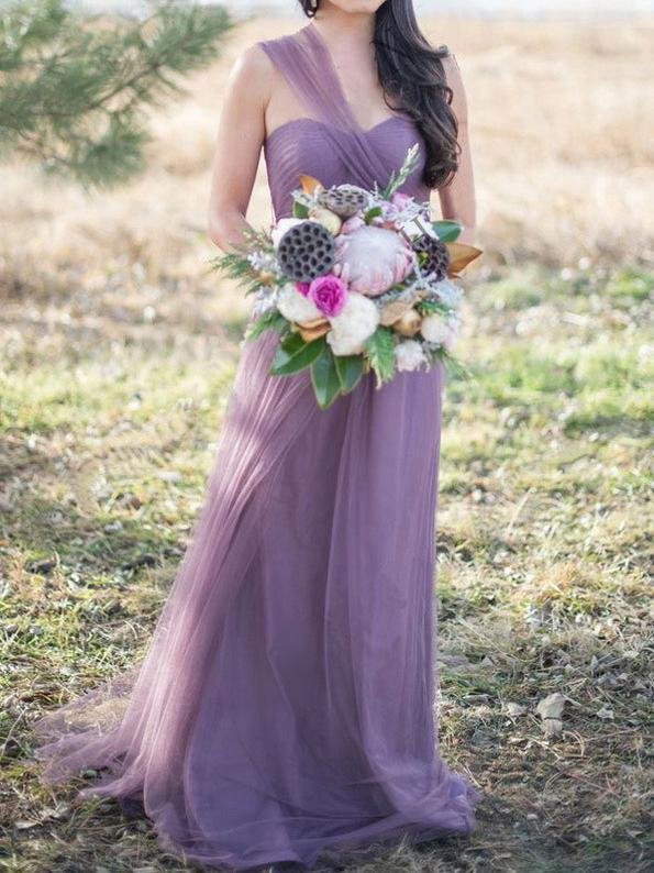 Elegant Sleeveless Wedding Maxi Dress - Image 4