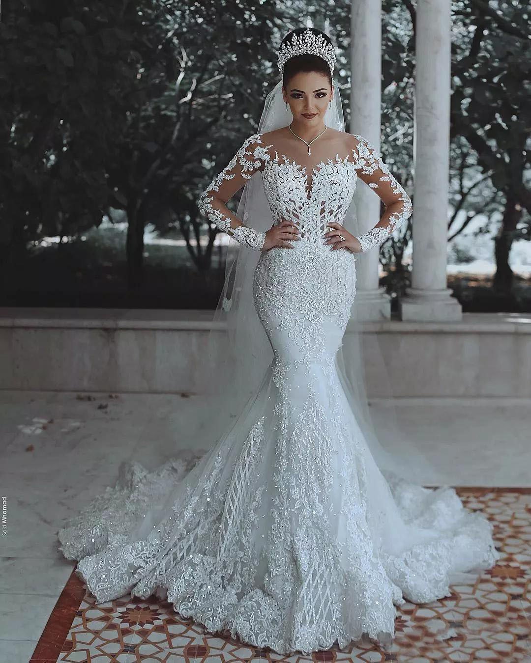Luxury mermaid lace wedding dress - Image 3