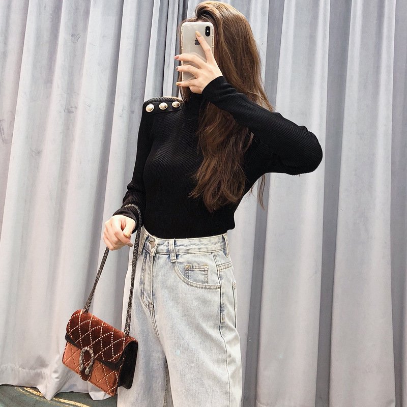 The Turtleneck Sweater Is Cost-effective For Women To Wear Outside